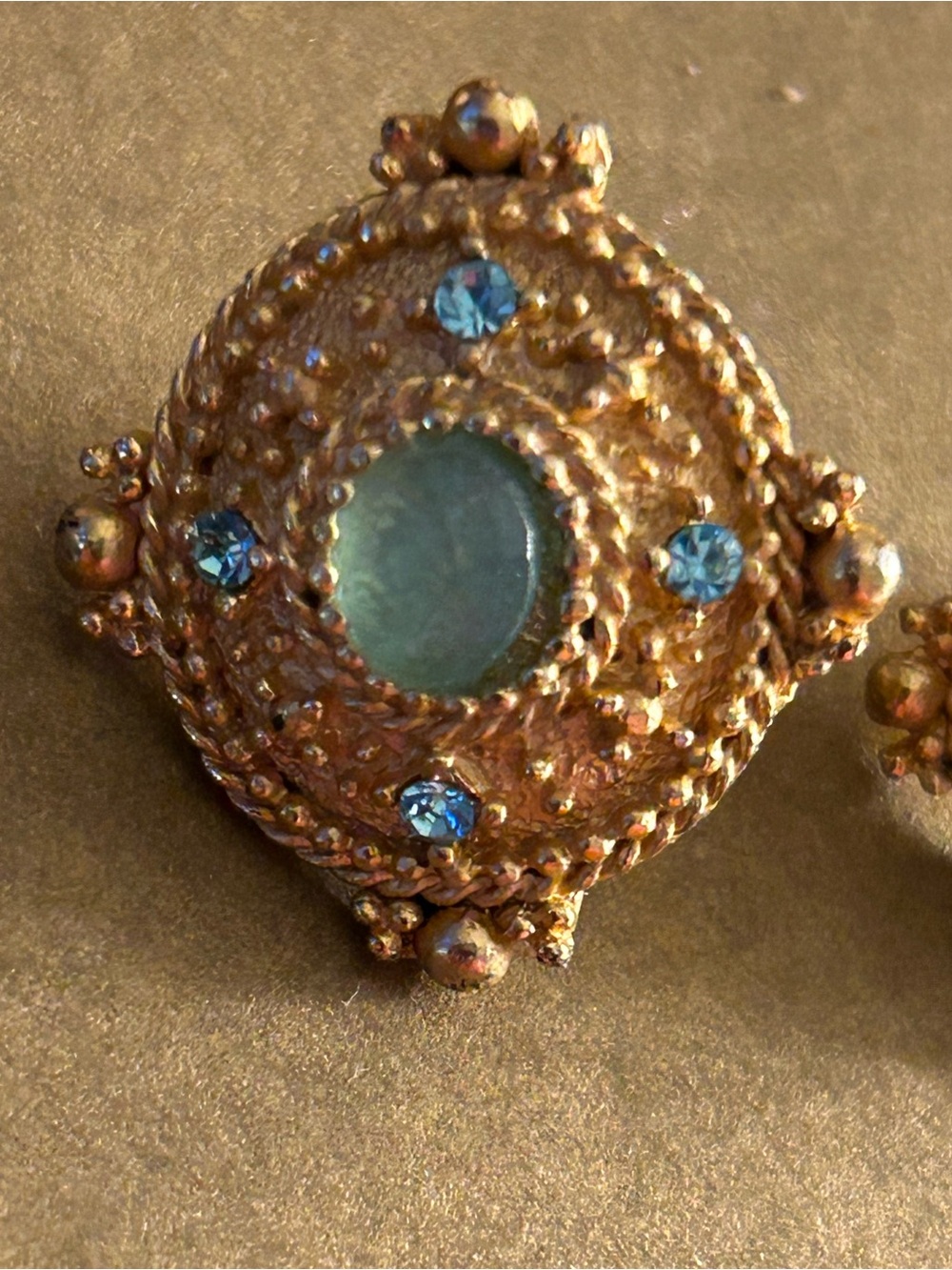 Earrings Renaissance look Goldtone ovals aqua blue cabochon & crystals. Pierced - Picture 4 of 7